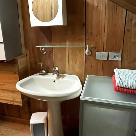 Magnificent Spacious 4 Bedroom Mountain With Villa Antey-Saint-André