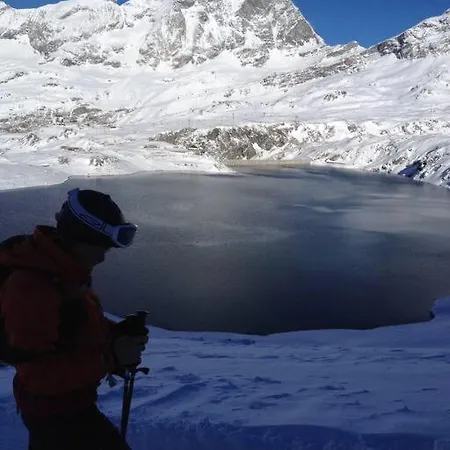 Вилла Magnificent Spacious 4 Bedroom Mountain With